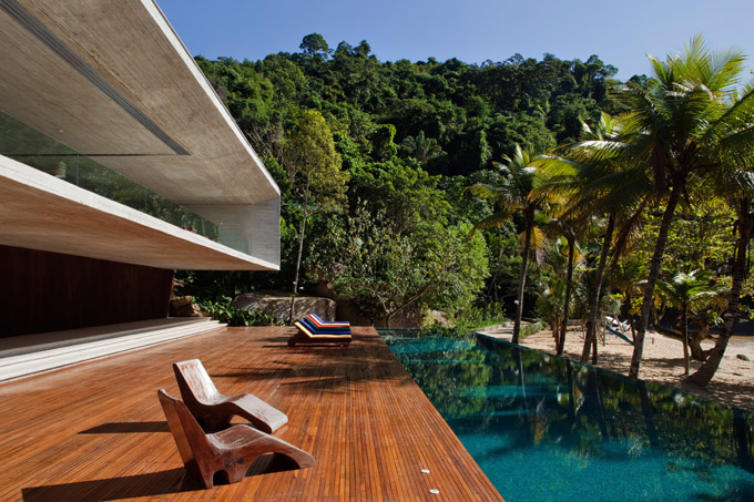 Paraty_House-Marcio_Kogan-Bresil-1