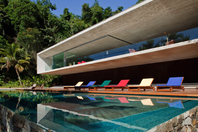 Paraty_House-Marcio_Kogan-Bresil-4