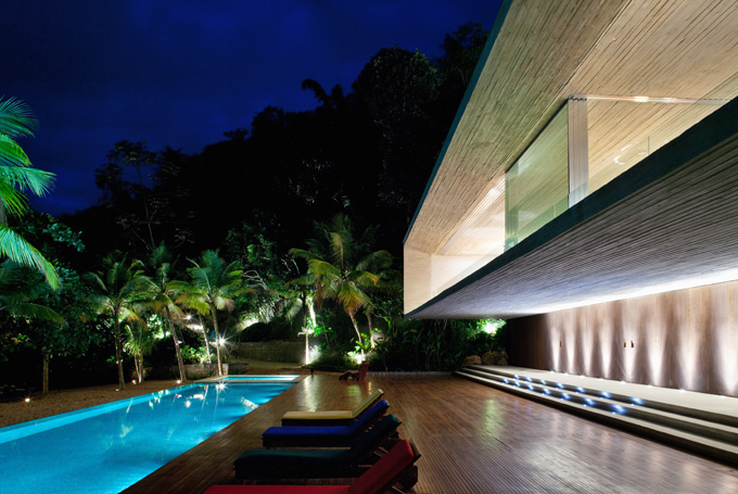 Paraty_House-Marcio_Kogan-Bresil-5